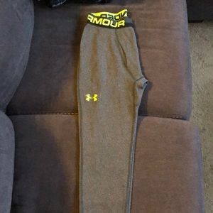 Under Armour gray thermal underwear